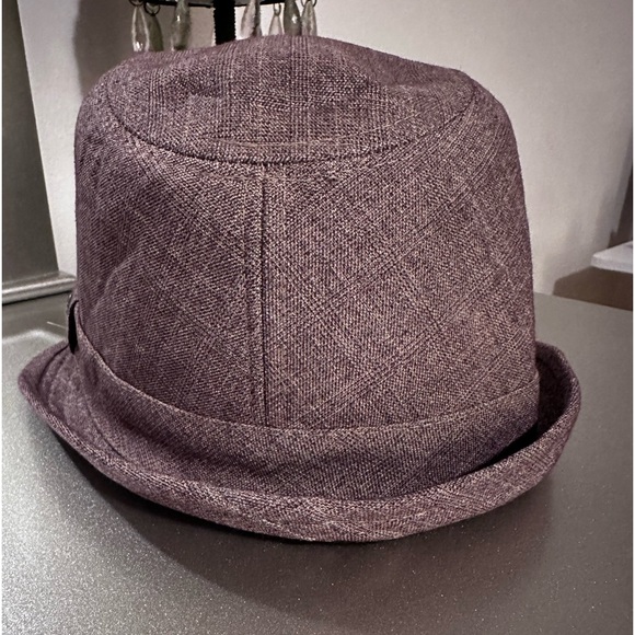 NWT PERRY ELLIS
PORTFOLIO HAT. - Picture 8 of 8